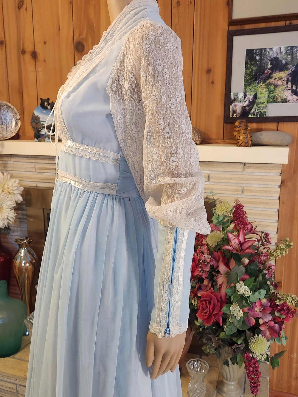 Vintage 70s Gunne Sax Corset Gown in Powder Blue - Picture 5 of 12